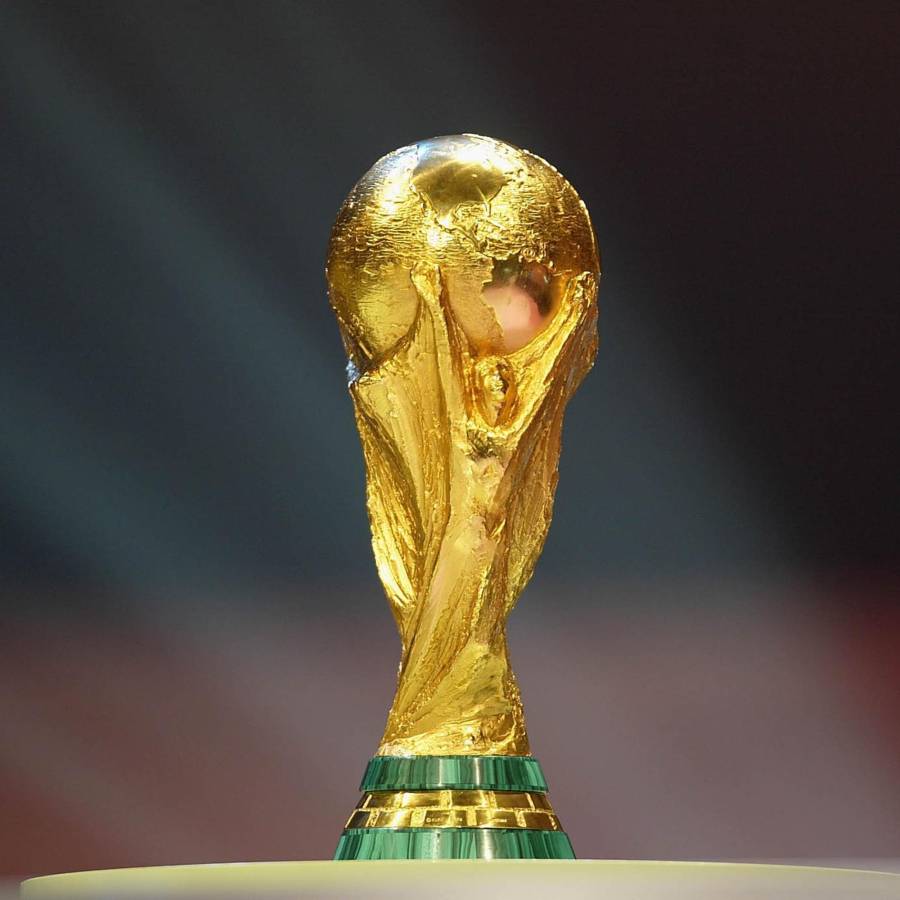 La ansiada Copa del Mundo que pelearán Argentina y Francia en el Mundial de Qatar.