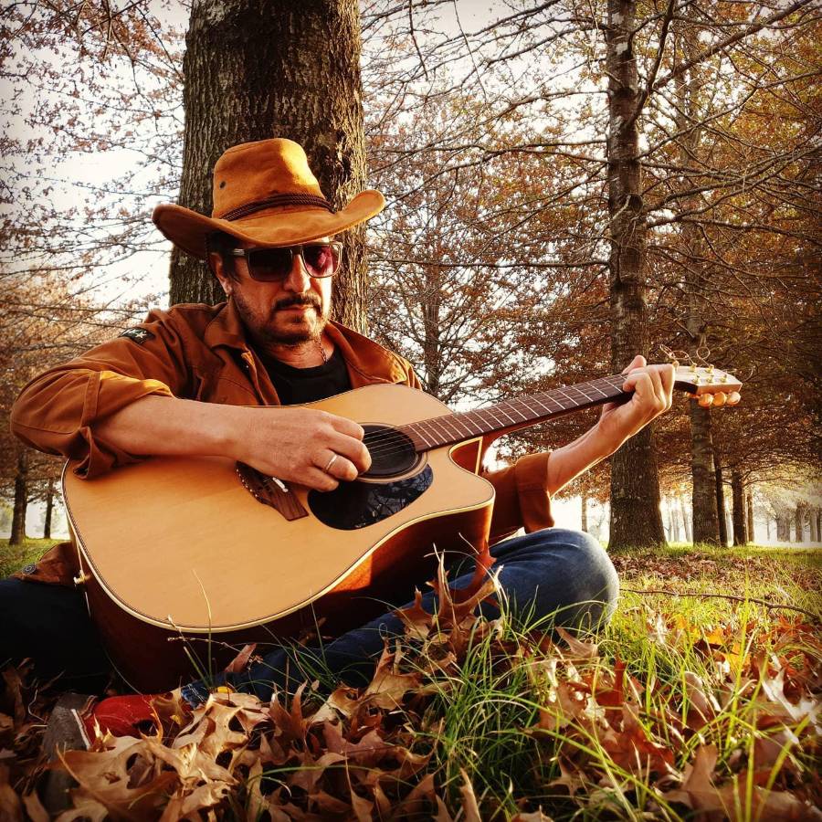 Meno Fernández aconseja a las nuevas generaciones de músicos a no perder su esencia.