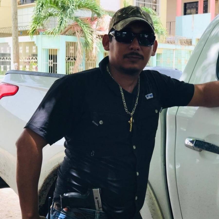 El cuerpo de Carlos Matute fue encontrado al interior del vehículo que presuntamente conducía cuando fue atacado por sus victimarios.