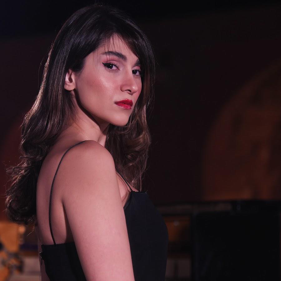 ¿Quién es Parastoo Ahmadi, la cantante condenada a 74 latigazos en Irán?