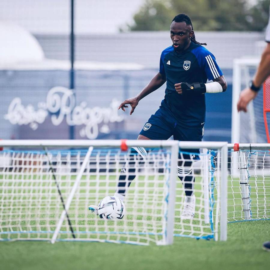 Alberth Elis se está recuperando de una lesión en el brazo izquierdo.