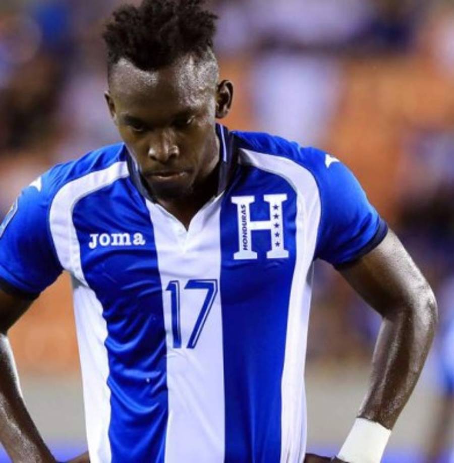 Alberth Elis: En su momento fue relacionado con Isabel Zambrano, pero se aclaró que son amigos de infancia. El delantero hondureño reveló que se encuentra soltero.