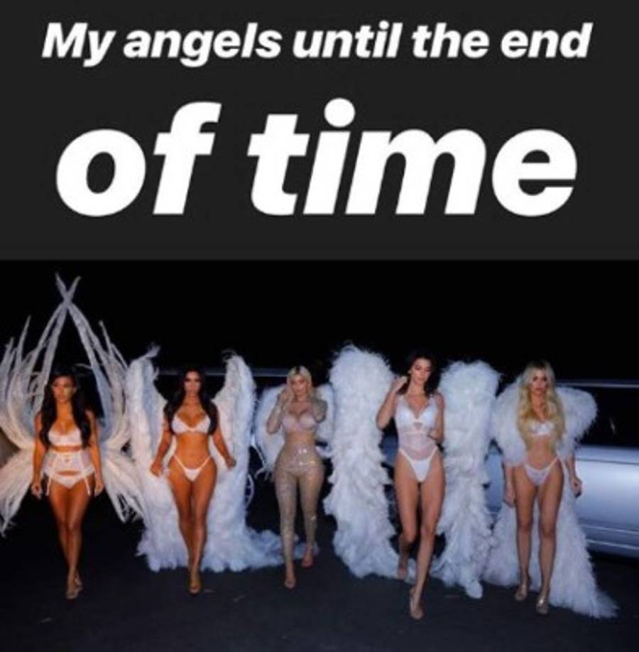 Kim Kardashian agradeció a Victoria Secret por prestarles las alas que usan en sus desfiles para el disfraz de esa noche.
