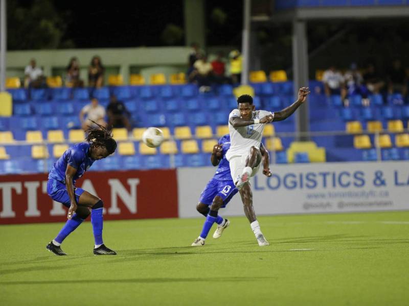 El remate de Romell Quioto impactó el poste y se perdió la oportunidad de tomar ventaja en el tanteador.