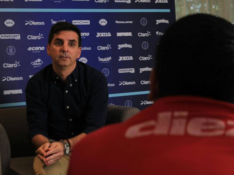 Francis Hernández en entrevista con nuestro periodista Carlos Castellanos.