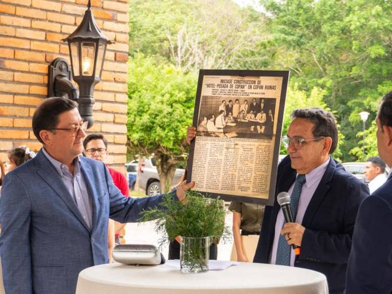 Los obsequios y remembranzas fueron parte del programa del evento.