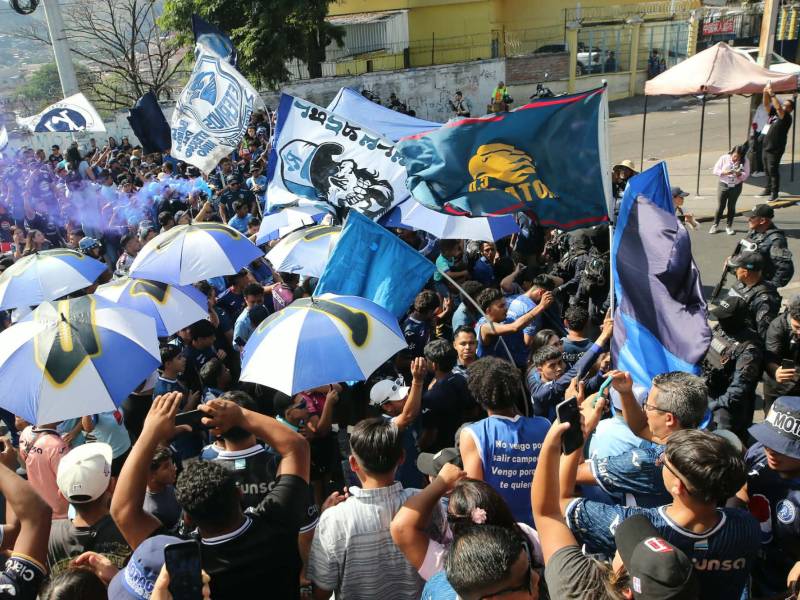 La Barra de Motagua con su show en la previa de la gran final del Clausura 2026.