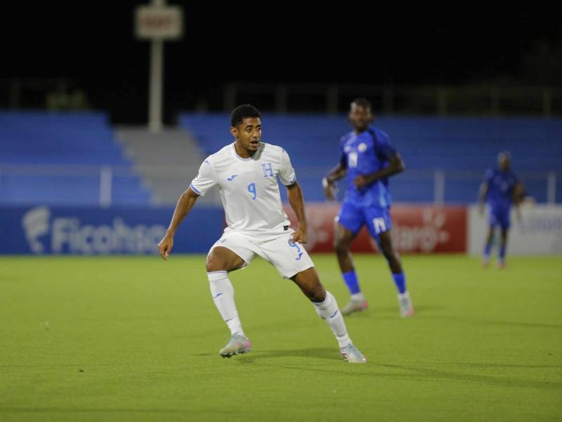 Lozano no marcó diferencia en los 20 minutos que disputó.