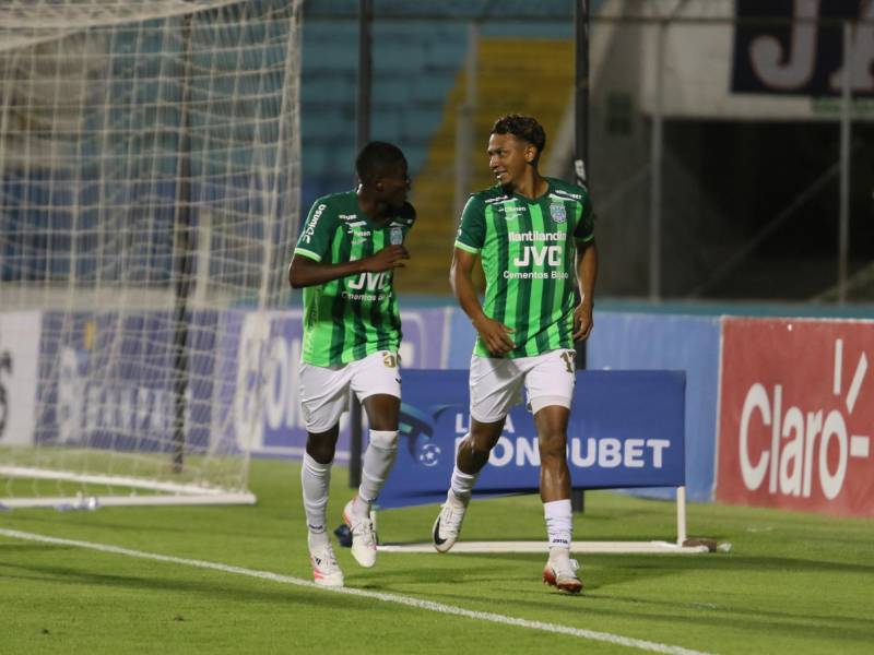 Alexy Vega fue el anotador de un doblete ante el Motagua en el Nacional.