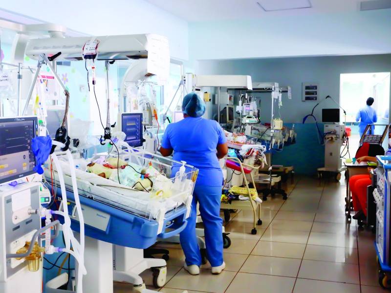 Expertos señalan a la educación como la principal herramienta para prevenir embarazos.