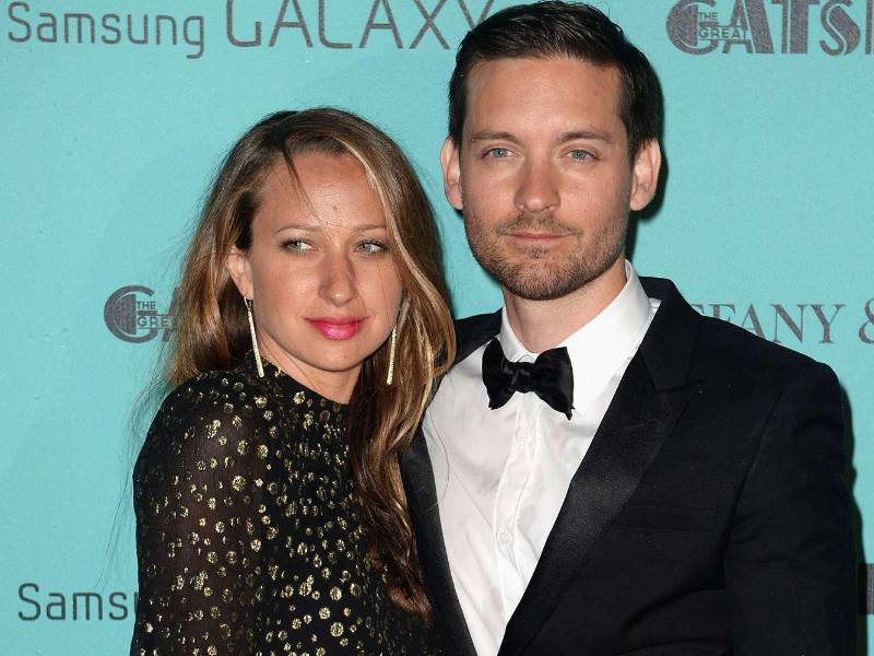La diseñadora de joyas, Jennifer Meyer, junto a su exesposo, el actor Tobey Maguirre, en una foto de archivo.