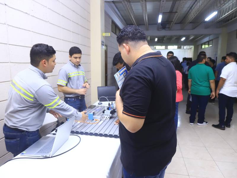 Se brindó un espacio de actualización y reflexión sobre las nuevas tendencias tecnológicas