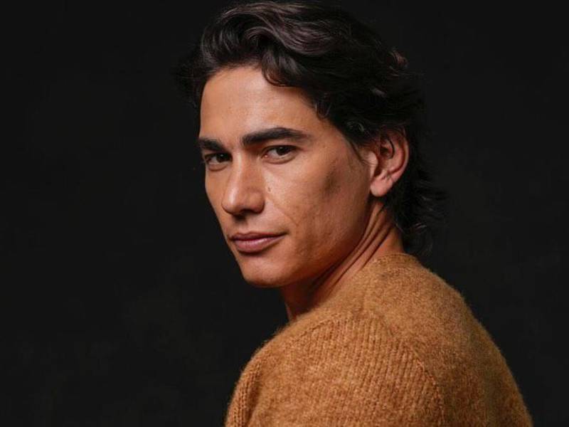 Enzo Vogrincic nació el 22 de marzo de 1993, tiene 30 años y es el protagonista de la exitosa película “Snow Society” o como se le conoce en español, “La Sociedad de la Nieve”. A continuación algunos datos sobre el actor uruguayo originario de Montevideo que podrían interesarle a sus fans.