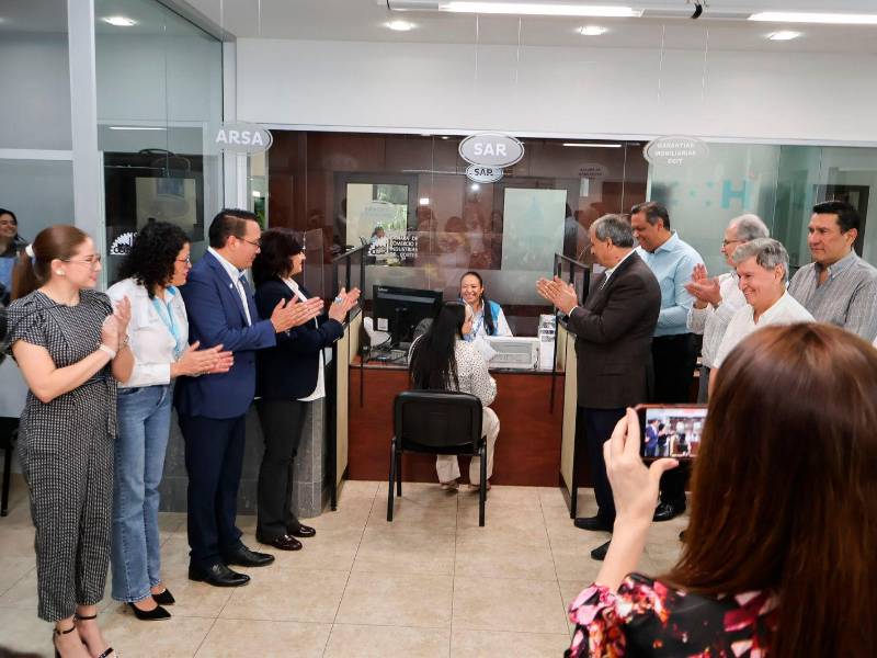 <b><span class=mln_uppercase_mln>ACTO.</span></b> La apertura de la ventanilla se realizó ayer en la CCIC.