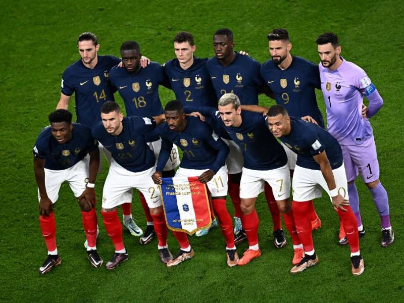 Lucas Hernández comenzó como titular en el estreno de Francia en Qatar 2022.