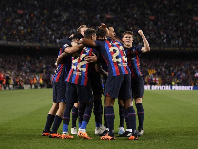 Jugadores del FC Barcelona celebrando la goleada de 4-0 que le propinaron al Real Betis el reciente fin de semana.