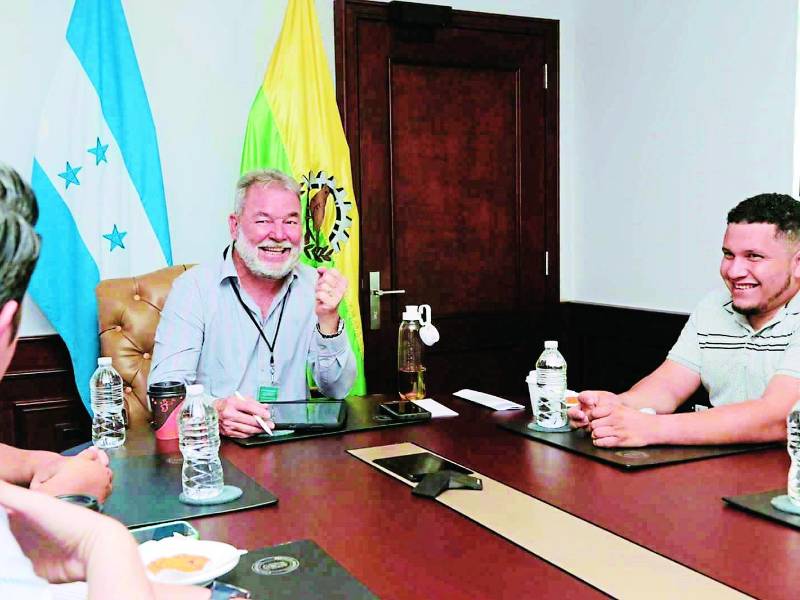 El alcalde Roberto Contreras dió luz verde al dueño de “La Puntita” para que siga.