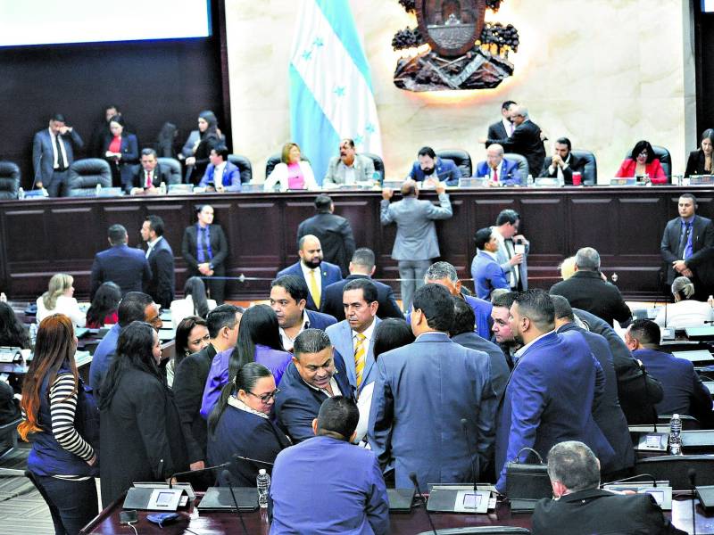 <b>De acuerdo con la oposición, prestarán sus votos para aprobar los nombramientos si son convocados desde la presidencia del Congreso y no por la comisión permanente.</b>