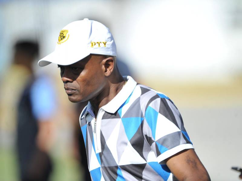 Jorge Dely Valdés, entrenador de la Sub-20 de Panamá.