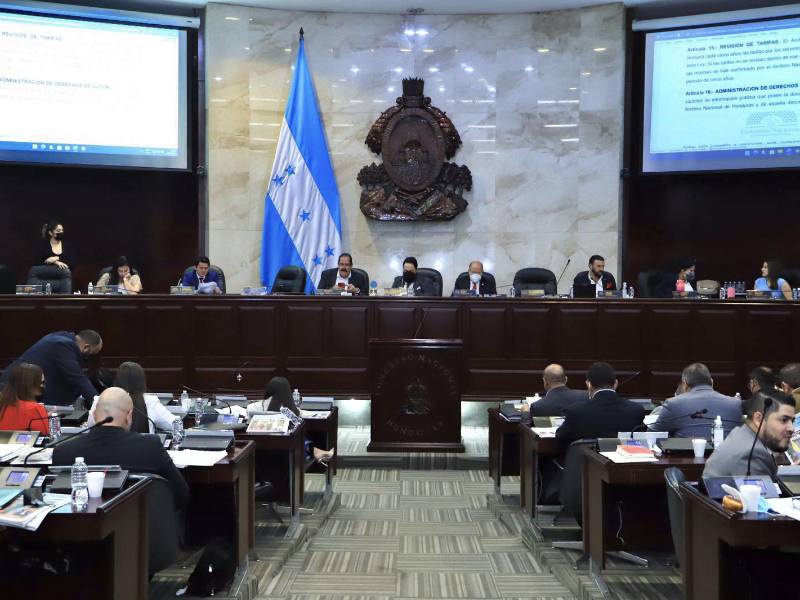 A las 3:00 pm arrancará la sesión legislativa en la que se discutirá la polémica “Ley de Escuchas” en el Congreso Nacional de Honduras.