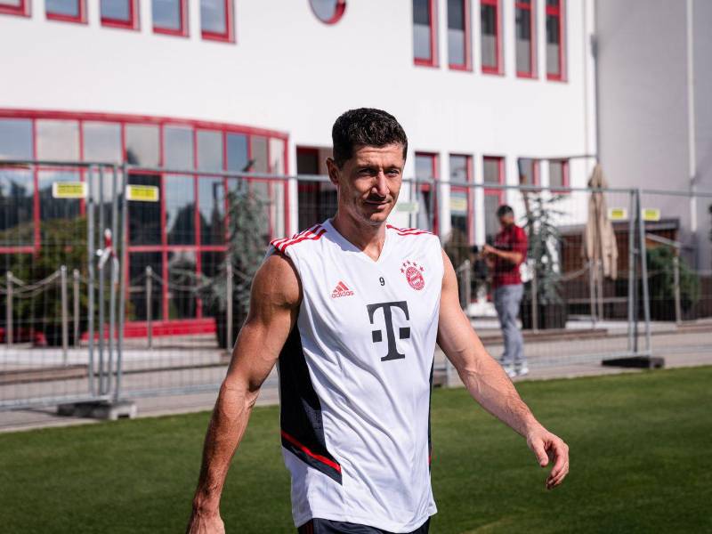 El delantero polaco jugó durante ocho años con el Bayern Munich y se abasteció de títulos grupales y personales.