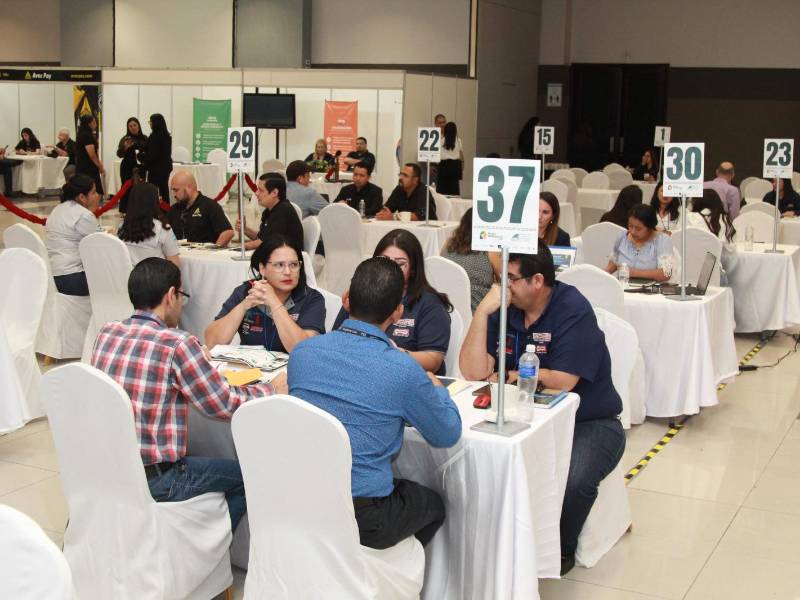 Empresarios durante la rueda de negocios multisectorial de 2023.