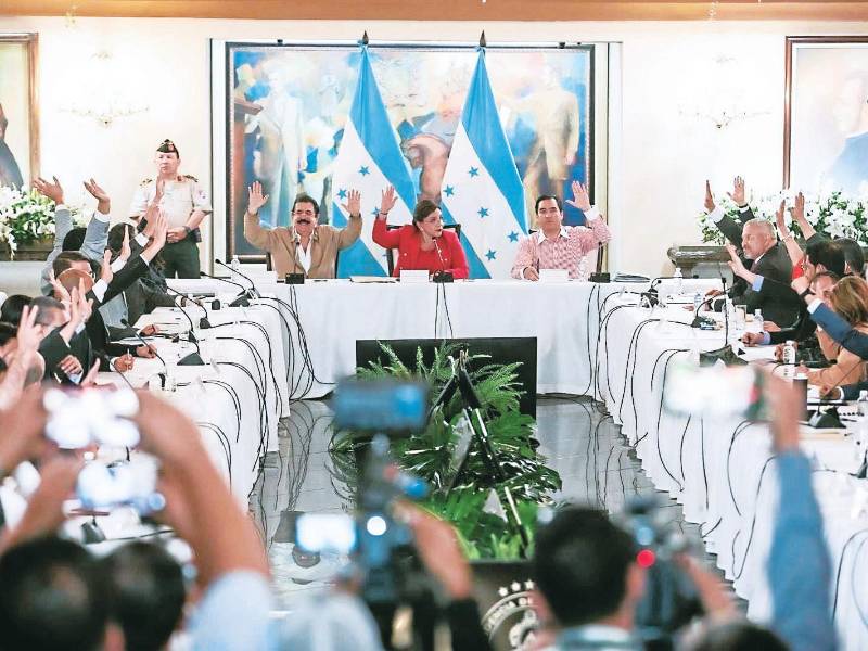 <b><span class=mln_uppercase_mln>Gabinete.</span></b> En consejo de ministros, la presidenta Xiomara Castro les pidió ejecutar el presupuesto.<span class=mln_uppercase_mln> </span>