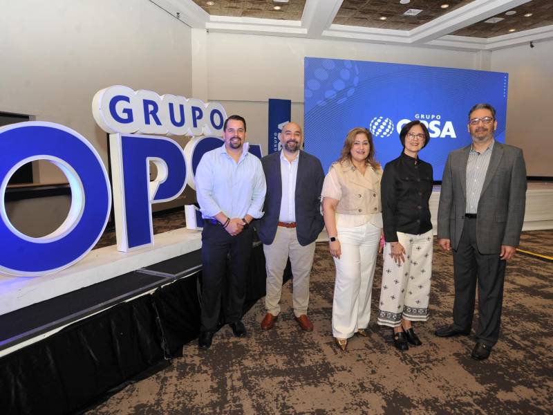 En la tercera edición de GOTalks, como es la norma, congregó a referentes en la región centroamericana, caribeña y andina para abordar innovaciones en la creatividad publicitaria, el cambio en el comportamiento del comprador, las realidades en el consumo de medios y el cultural branding. Vale resaltar que el GOTalks: UpFront 2024 identifica las corrientes de marketing y digitales que van a revolucionar la manera en la que los medios de comunicación y las empresas se relacionan con su público. En la foto: José Luis López, Christian Andrés, Isabel Sabillón, Luz María Sabillón y Jorge Martín Frech.