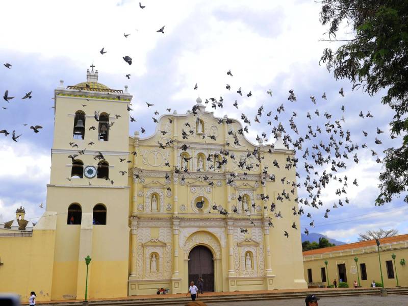 La ciudad de Comayagua cuenta con cinco iglesias católicas que son las más antiguas de Honduras.