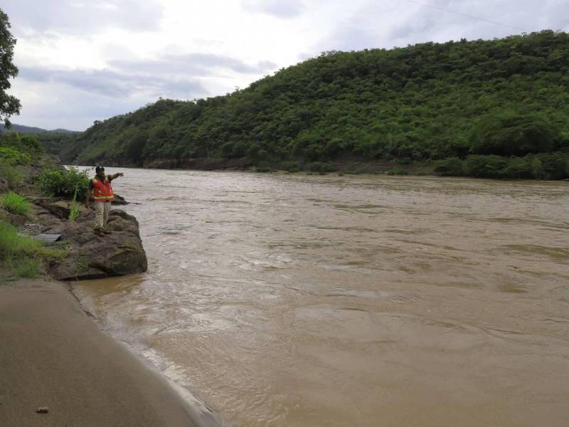 El caudal del río Ulúa crece y alerta a las zonas más bajas del valle de Sula.