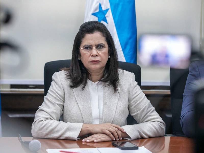 Rixi Moncada es precandidata presidencial del oficialista partido Libertad y Refundación (Libre).