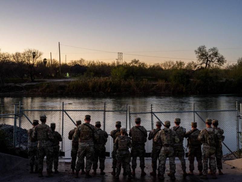 El Tribunal Supremo de Estados Unidos falló este lunes a favor del Gobierno federal para que pueda retirar el alambre de púas que las autoridades de Texas colocaron en un tramo de la frontera con México para frenar a los migrantes.
