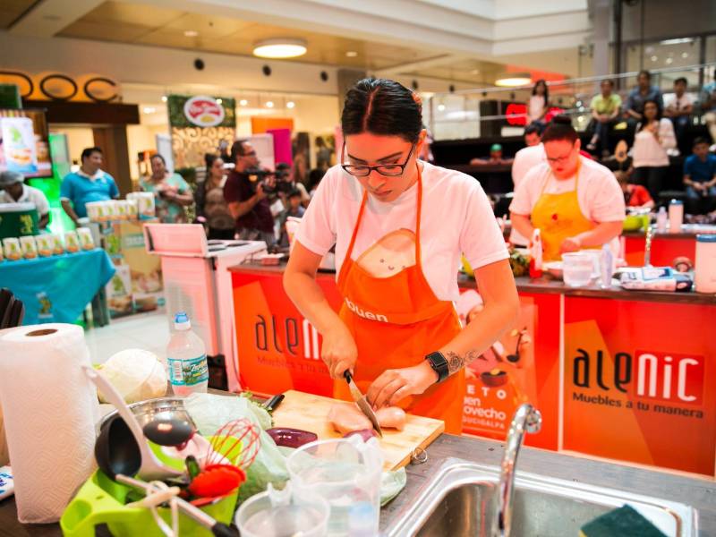 Cuatro concursantes pondrán a prueba sus conocimientos culinarios.