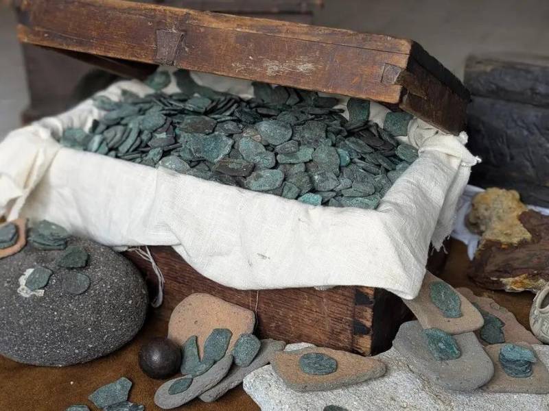 Más de mil monedas de plata y oro, valoradas en un millón de dólares, fueron recuperadas del lugar del hundimiento de un galeón español en 1715.