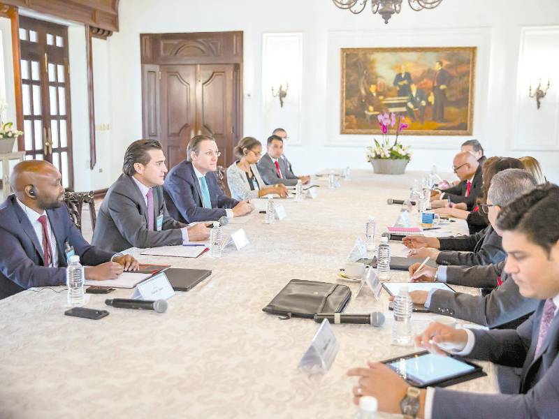 <b><span class=mln_uppercase_mln>Encuentro.</span></b> En noviembre fue la última reunión de técnicos del FMI con autoridades del Gobierno.
