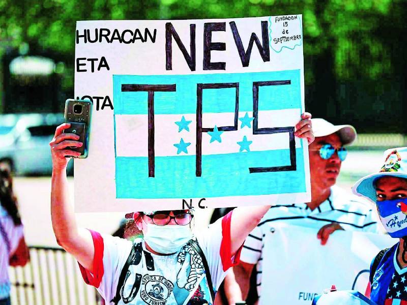 Extensión automática al 2024. Hondureños protestan en Estados Unidos.