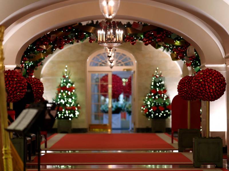 El tema para la decoración navideña de este año en la Casa Blanca es “magia, maravilla y alegría”. /AFP.