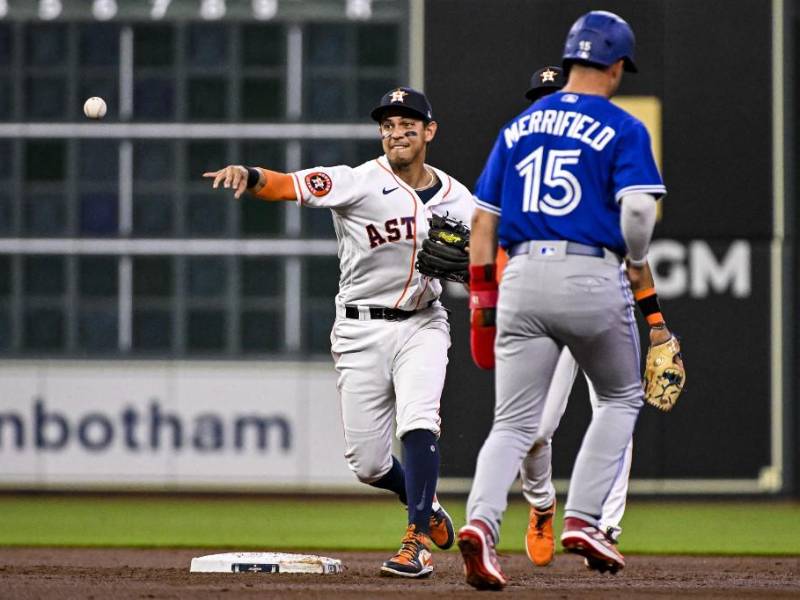 Mauricio Dubón contribuyó a una carrera en la victoria de los Astros de Houston ante <b>Toronto Blue Jays</b> .