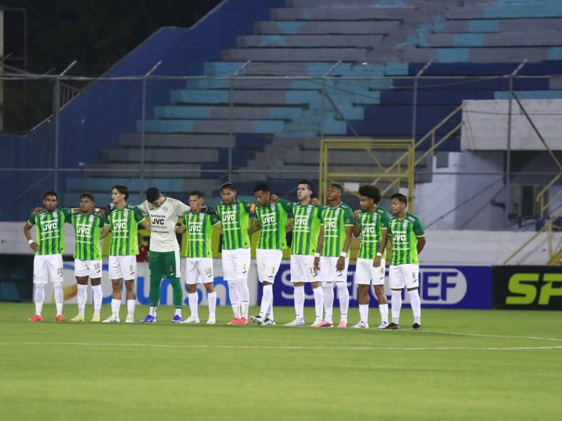 Marathón no se guardó nada y presentó un 11 titular ante Estrella Roja en el estadio Morazán.