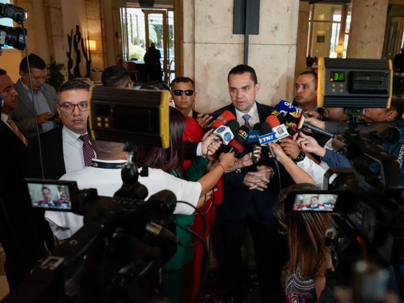 Tomás Zambrano, presidente del Congreso Nacional.