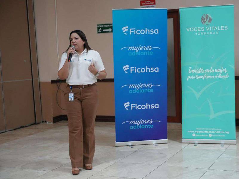 Telma Secilla, líder y coordinadora de Mujeres Adelante durante la presentación del nuevo programa.