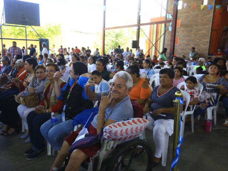 Sampedranos en la escuela Presentación Centeno de San Pedro Sula, Cortés.