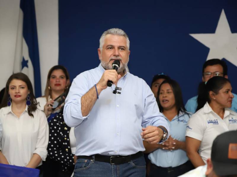 Júnior Burbara, candidato a la alcaldía de San Pedro Sula destacó la masiva caminata convocada por las iglesias.