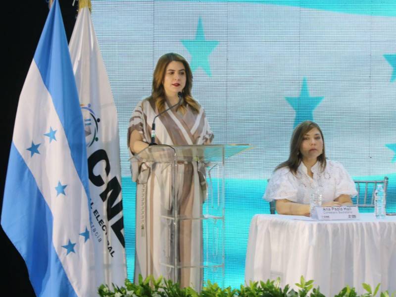 Discurso de la presidenta del CNE, Cossette López.