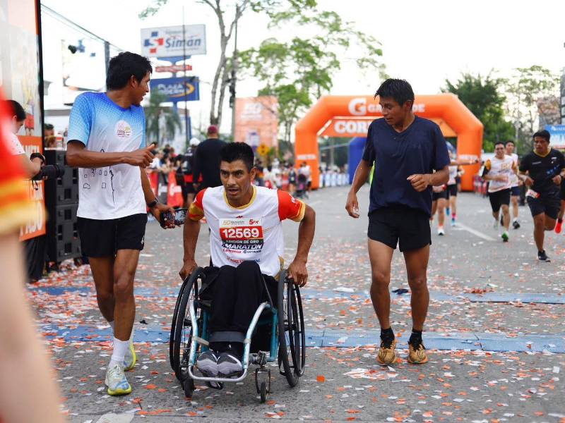 Niños y atletas de categorías especiales se robaron los aplausos en la 50 Maratón LA PRENSA-Gatorade.