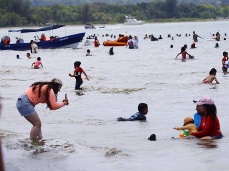 Al menos 21 personas murieron el año pasado durante la Semana Santa en Honduras en accidentes de tráfico y por ahogamiento, según cifras oficiales. Fotografía: La Prensa.