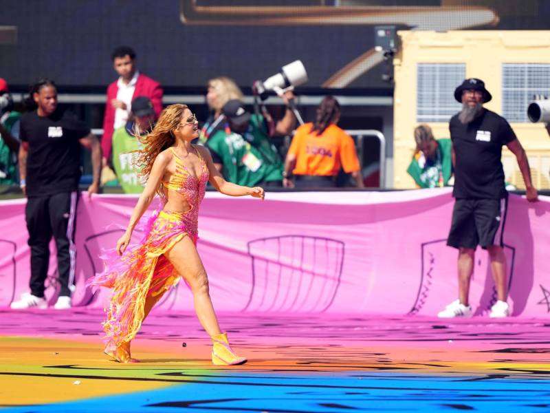 La cantante colombiana Shakira se presenta en el entretiempo este domingo, durante el partido de la final del Mundial de la FIFA 2026 entre España y Argentina en el estadio MetLife en Nueva Jersey (Estados Unidos).