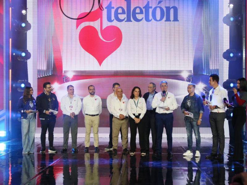 Directores y encargados de Teletón estuvieron presentes en el inicio del evento más esperado del año.
