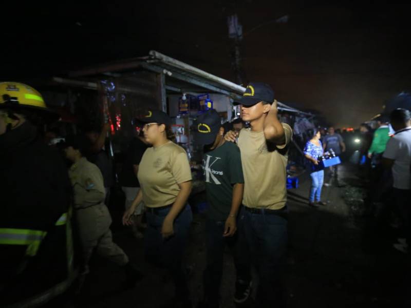 Incendio en el mercado Medina de San Pedro Sula.