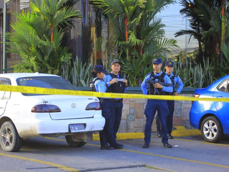 Agentes de la Policía Nacional se desplazaron al lugar para ampliar las investigaciones.